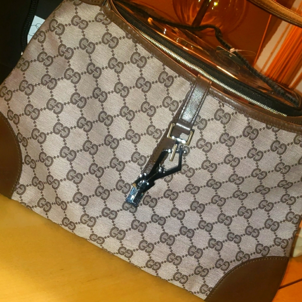 Gucci Small Handbag, Cognac Brown, Mauve, Inside Pocket, Metal Closure Hardware